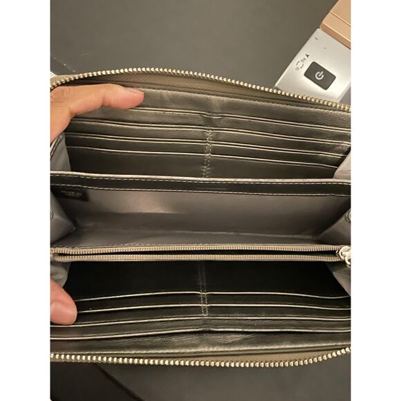 Coach Wallet Womens Metallic Silver Zip Around Leather Accordion Clutch - Picture 5 of 8